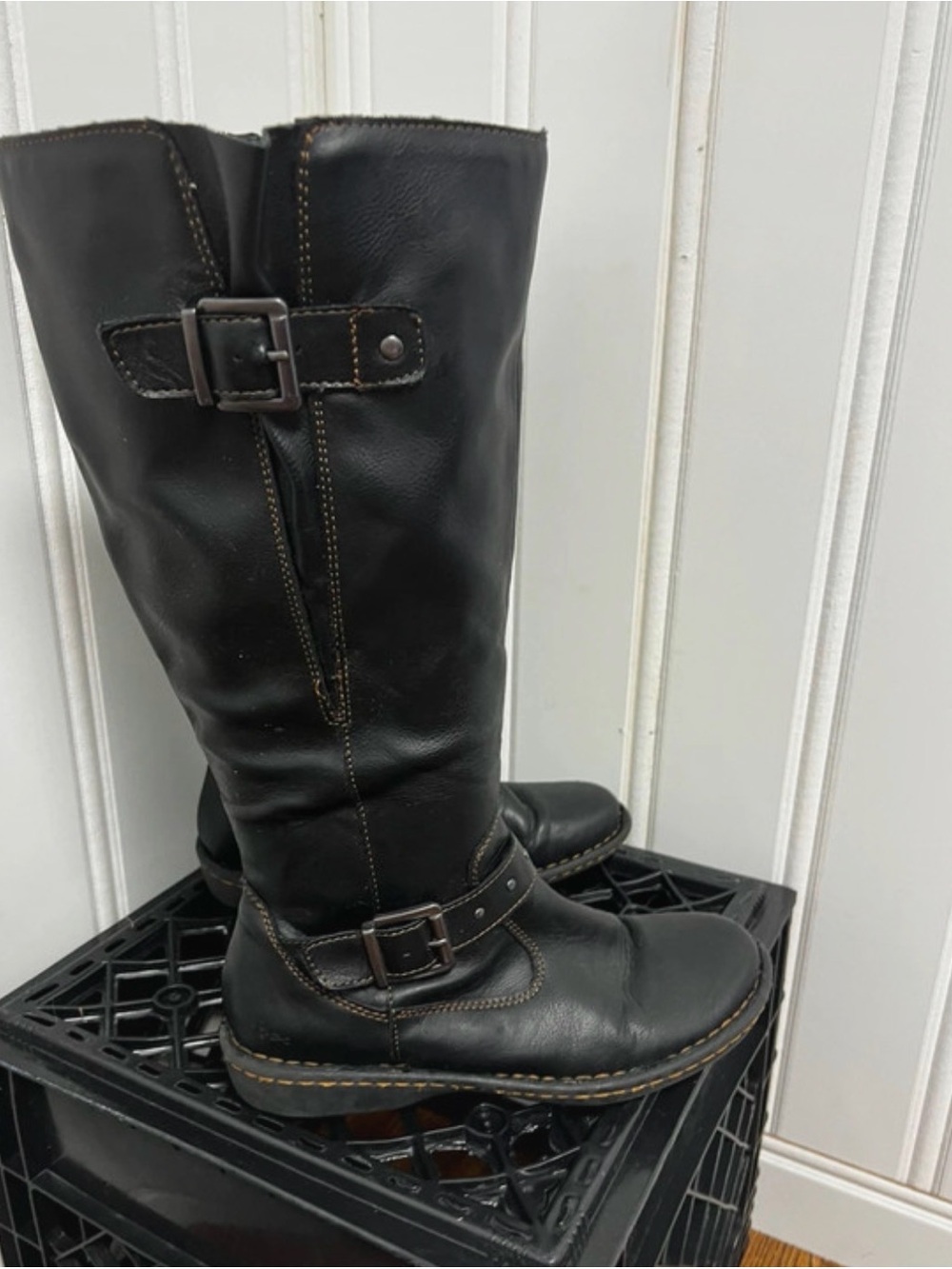 B.O.C Women's Black Leather Buckle Knee-High Boots 7
